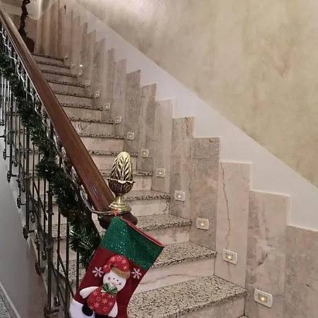 Plaza بيت ضيافة *