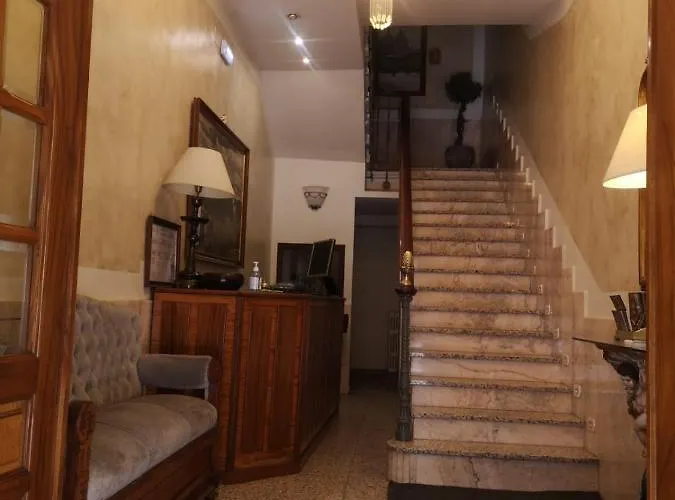 Plaza Casa de hóspedes Segóvia